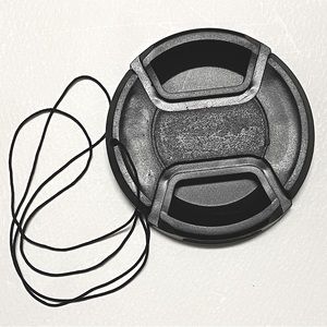 Camera Front Lens Cap with String Holder 62MM Canon Nikon Sony DSLR